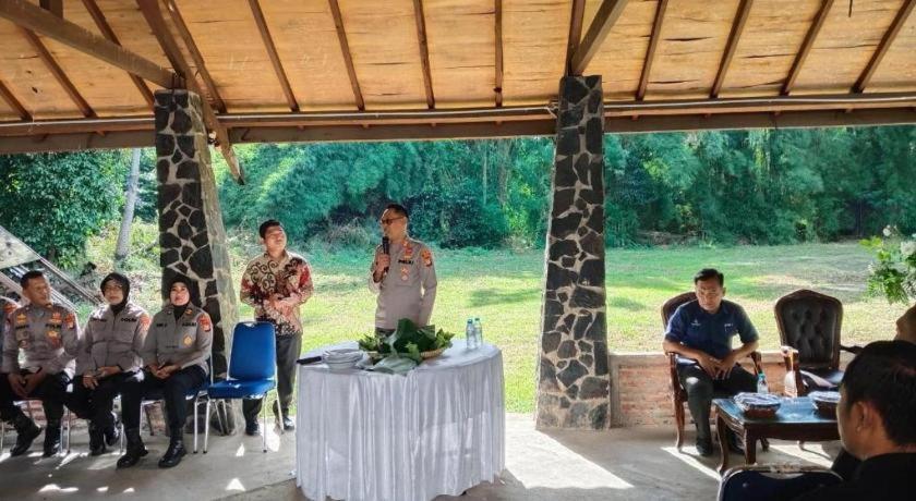 Bumi Wiyata Hotel Depok Zewnętrze zdjęcie