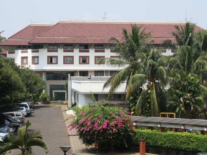 Bumi Wiyata Hotel Depok Zewnętrze zdjęcie